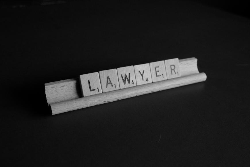 Advokat